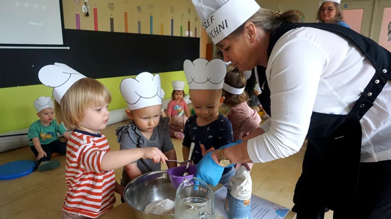 Dzieci z grupy Jeżyki - zdjęcie podglądowe z galerii