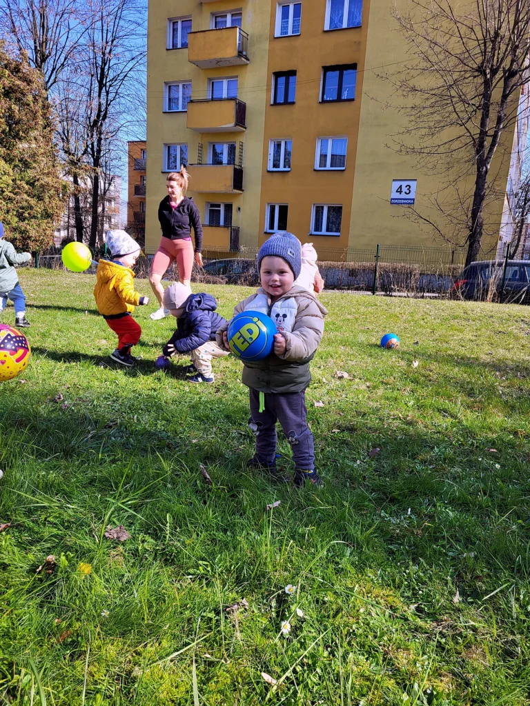 Dzieci z grupy Biedronki - zdjęcie podglądowe z galerii